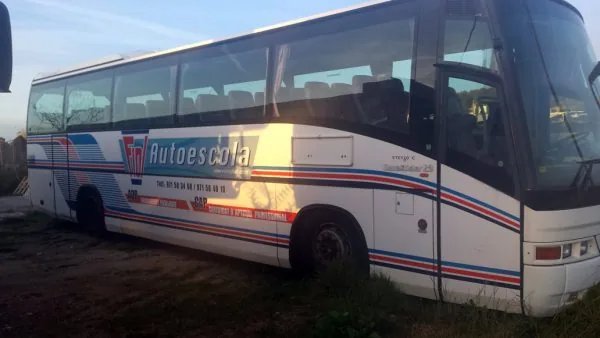 Autobús rotulado con vinilo decorativo